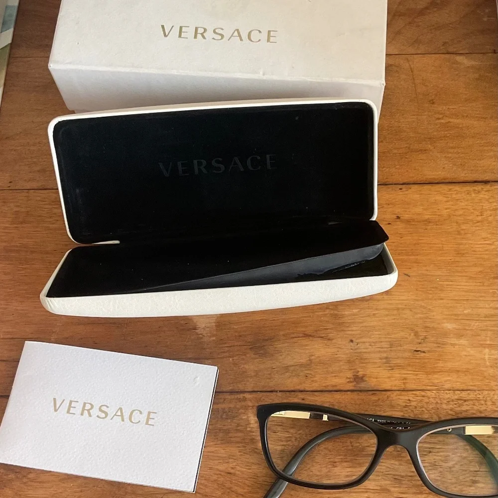 Versace eyeglasses frame - Picture 4 of 9